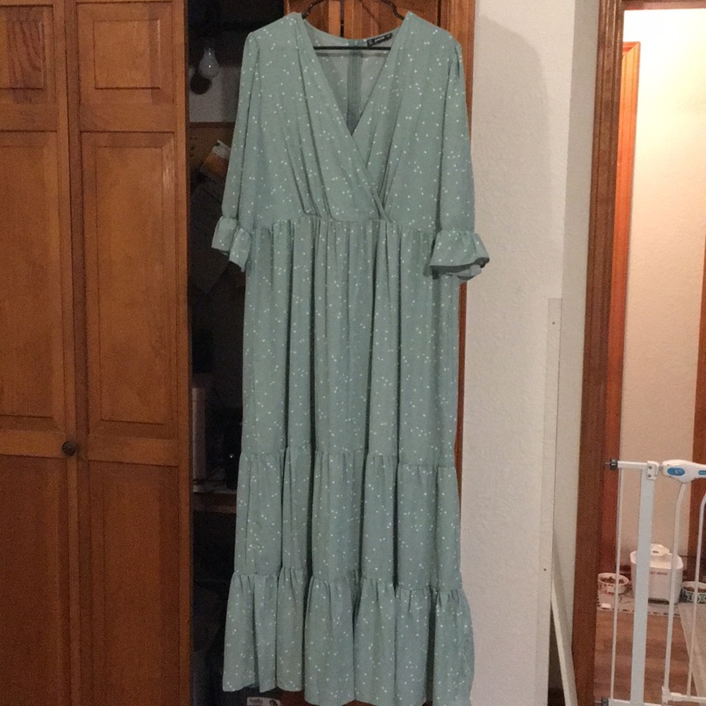 Maxi green dress